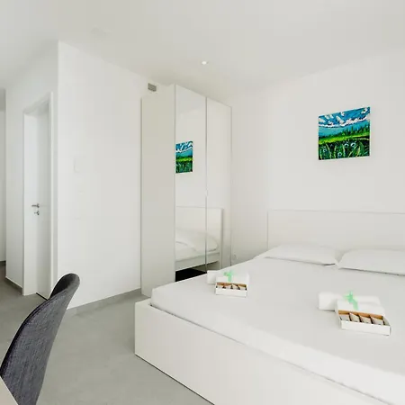Campus {30 Wonderful Smart Suites} In The Area